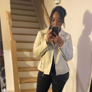 Meet your Posher, Riisss